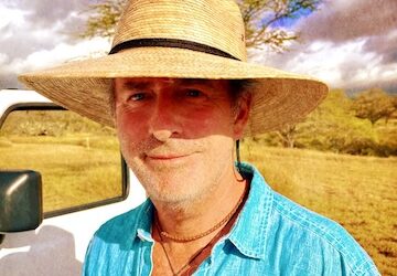 READER VIEWS INTERVIEW OF OWEN THOMAS